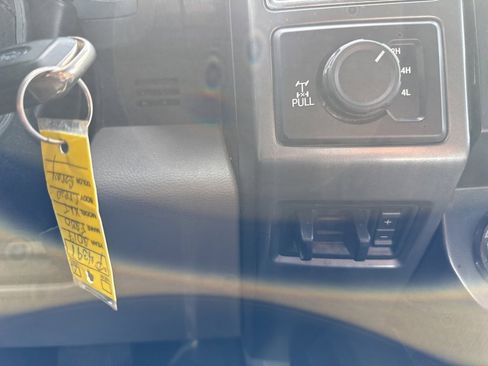 Used 2017 Ford F250 XLT w/ XLT Premium Package image 16