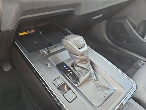Used 2026 Toyota Corolla Cross XLE FWD image 12