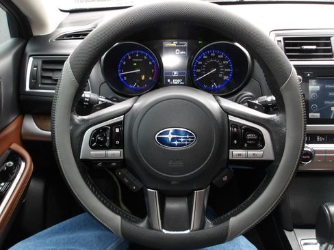 Used 2017 Subaru Outback 3.6R Touring w/ Popular Package #5A AWD/4WD image 15