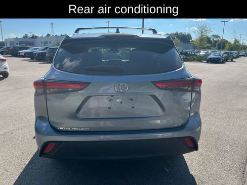 Used 2022 Toyota Highlander XLE FWD image 4