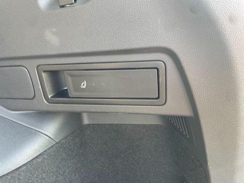 Used 2021 Volkswagen Tiguan SEL AWD/4WD image 54