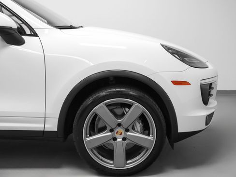 Used 2017 Porsche Cayenne S AWD/4WD image 14