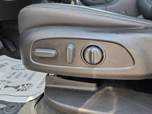 Used 2022 Chevrolet Traverse LT w/ LPO, Floor Liner Package FWD image 23