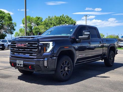 Used 2024 GMC Sierra 2500 AT4 w/ AT4 Premium Plus Package AWD/4WD image 3