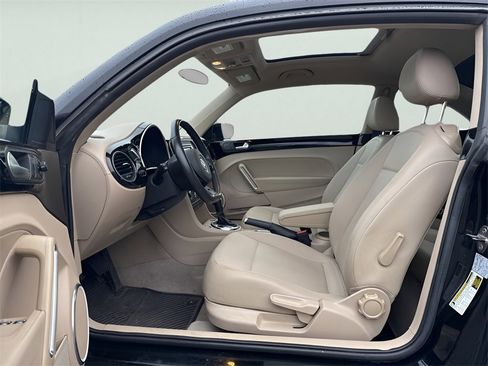 Used 2014 Volkswagen Beetle 2.5 image 12