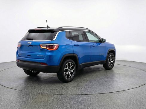 Used 2025 Jeep Compass Limited image 9