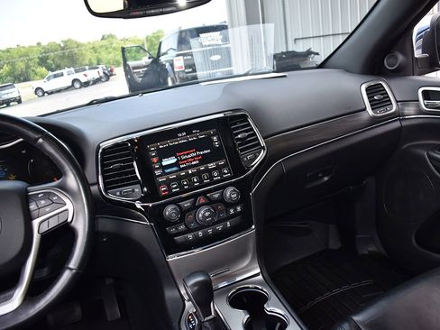 Used 2020 Jeep Grand Cherokee Limited w/ Trailer Tow Group IV AWD/4WD image 19