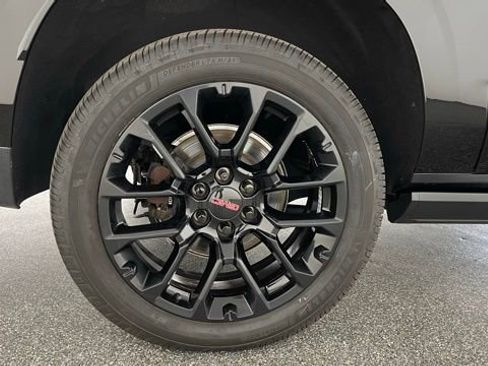 Used 2022 GMC Yukon XL Denali image 56