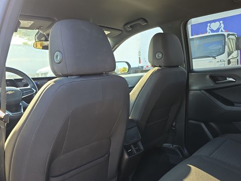 Used 2025 Chevrolet Equinox LT AWD/4WD image 14