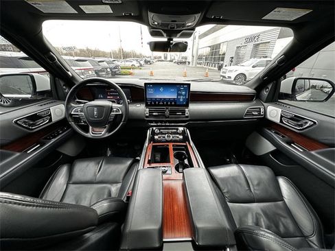 Certified 2022 Lincoln Navigator Reserve image 16