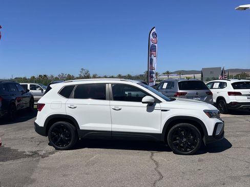 Certified 2023 Volkswagen Taos SE w/ Black Wheel Package FWD image 25