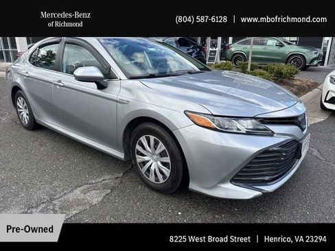 Used 2019 Toyota Camry LE image 2