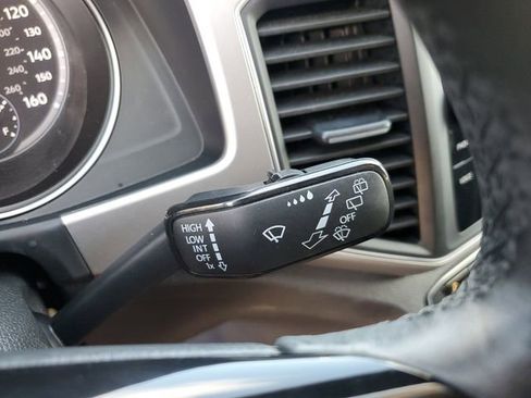 Used 2019 Volkswagen Atlas SE image 23