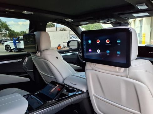 Used 2026 Cadillac Escalade V AWD/4WD image 11