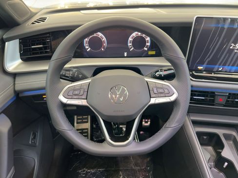 New 2026 Volkswagen Tiguan SE R-Line image 18