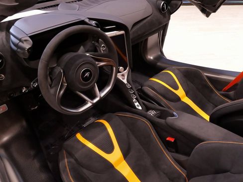 Used 2024 McLaren 750S Spider image 41