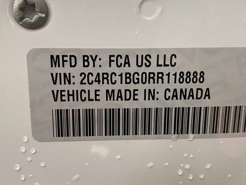 Used 2024 Chrysler Pacifica Touring-L image 29