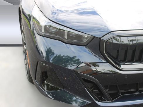 Used 2026 BMW 530i w/ M Sport Package RWD image 11