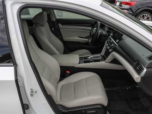 Used 2020 Honda Accord Touring image 18