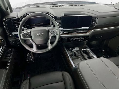Certified 2025 Chevrolet Silverado 1500 RST w/ Convenience Package II AWD/4WD image 23