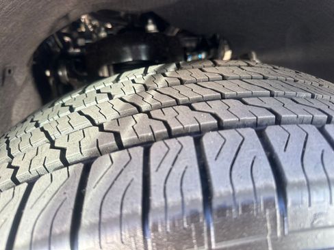 New 2025 Ford Expedition Active image 28