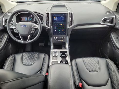 Used 2024 Ford Edge Titanium image 16