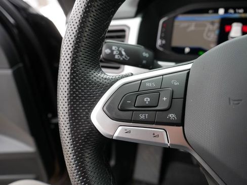 Certified 2023 Volkswagen Atlas Cross Sport SEL R-Line image 25