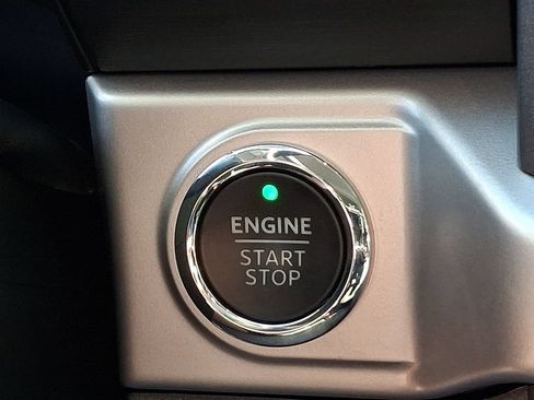 Used 2023 Ford F150 XLT AWD/4WD image 26