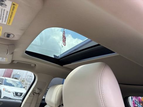 Used 2018 Lincoln MKC Reserve w/ Lincoln MKC Climate Package FWD image 23