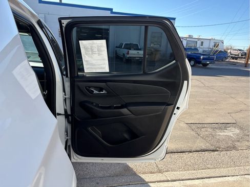 Used 2023 Chevrolet Traverse RS image 14