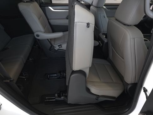 New 2026 GMC Acadia Elevation w/ Elevation Premium Package FWD image 39