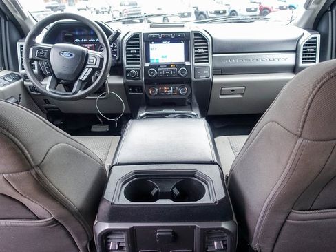Used 2019 Ford F250 XLT w/ XLT Premium Package image 4
