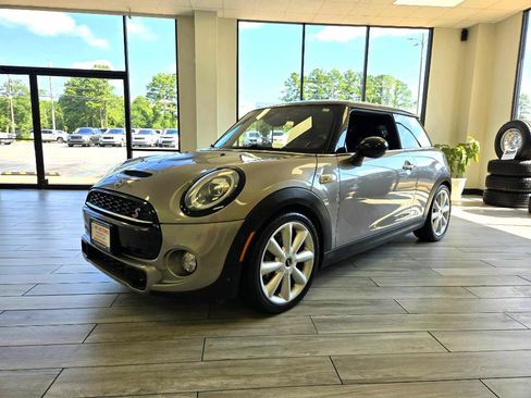 Used 2019 MINI Cooper S w/ Premium Package image 3