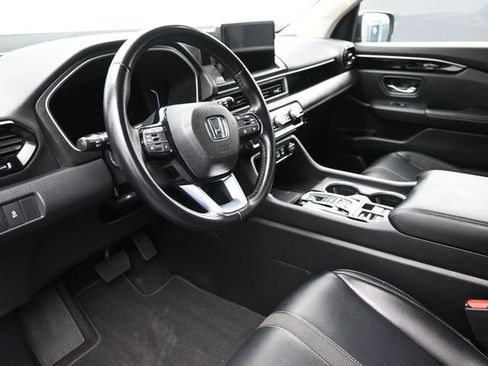 Used 2024 Honda Pilot Touring image 18
