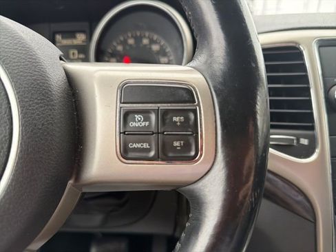 Used 2012 Jeep Grand Cherokee Laredo w/ Laredo E Group image 19