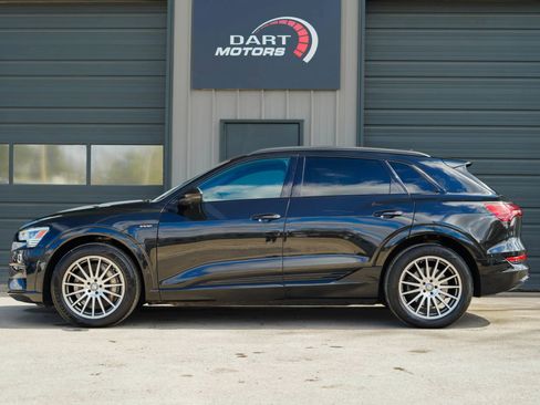 Used 2021 Audi e-tron Premium w/ Convenience Plus Package image 4