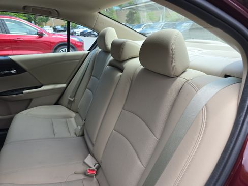 Used 2014 Honda Accord Touring image 14