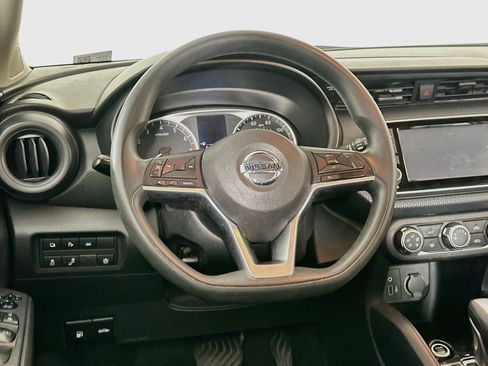 Used 2021 Nissan Kicks S FWD image 18