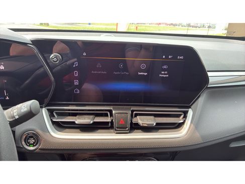 Used 2025 Chevrolet TrailBlazer LT AWD/4WD image 14