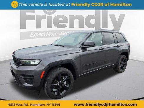 Used 2024 Jeep Grand Cherokee Altitude AWD/4WD image 1