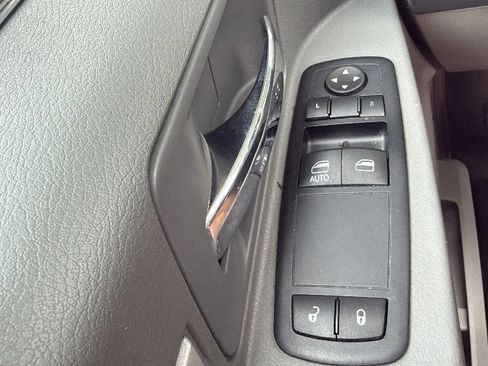 Used 2010 Dodge Grand Caravan SE w/ Climate Group FWD image 33