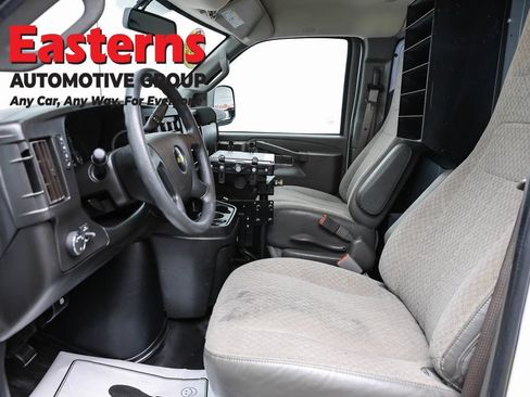 Used 2021 Chevrolet Express 2500 RWD image 13