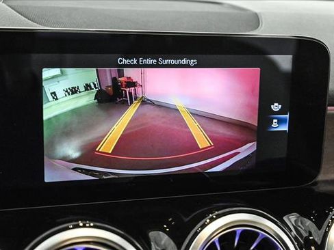 Certified 2022 Mercedes-Benz GLB 250 4MATIC image 15