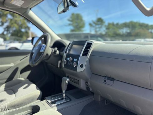 Used 2019 Nissan Frontier SV w/ Value Truck Package AWD/4WD image 16