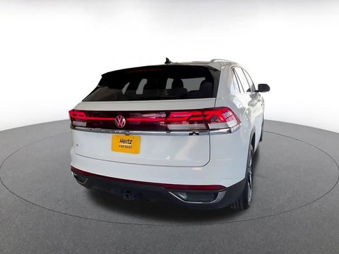 Used 2025 Volkswagen Atlas Cross Sport SE FWD image 13