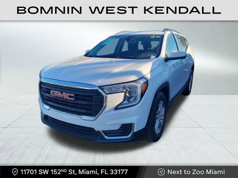 Used 2023 GMC Terrain SLE w/ Driver Convenience Package image 3
