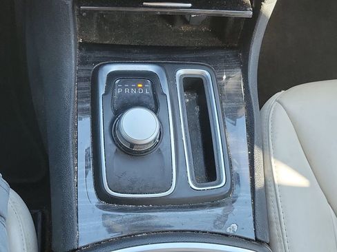 Used 2016 Chrysler 300 Limited image 26