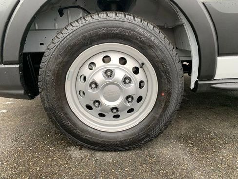 New 2026 Ford Transit 250 148 Medium Roof RWD image 10