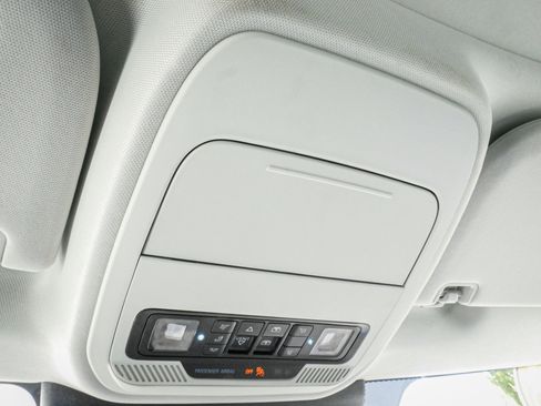 Used 2025 Ford Expedition Platinum AWD/4WD image 26