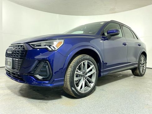 Certified 2025 Audi Q3 2.0T Premium w/ Convenience Package image 24